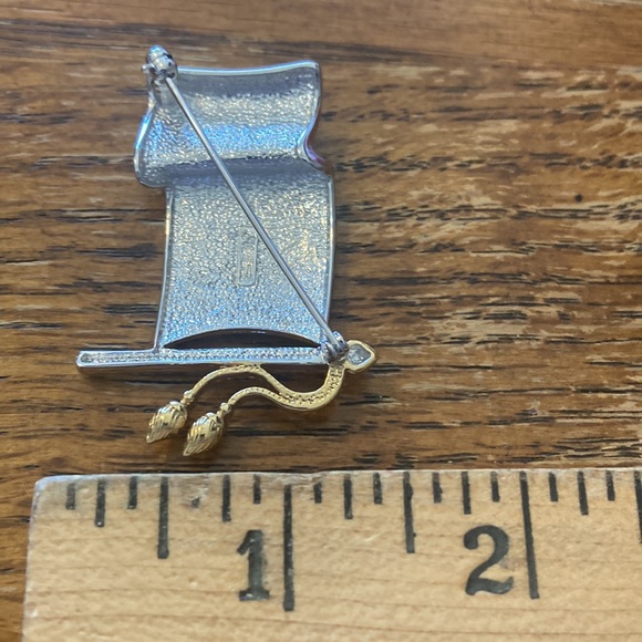 Krementz crystal enamel flowing American flag pin - Picture 5 of 5